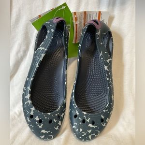 NEW Rare Crocs 203216 Kadee Floral Flat Slingback Graphic Navy Pebble Womens 7